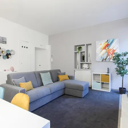 Modern Close To Shopping District * Milan