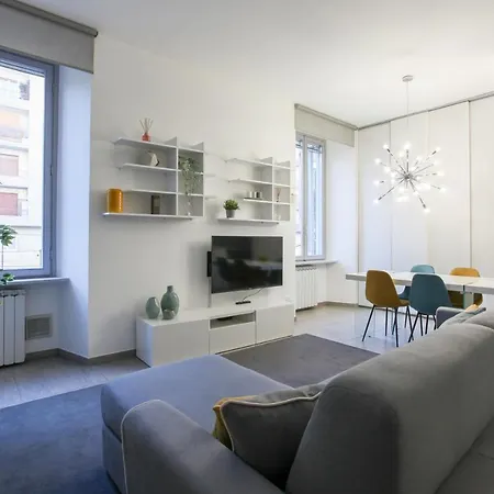 Modern Close To Shopping District Milán